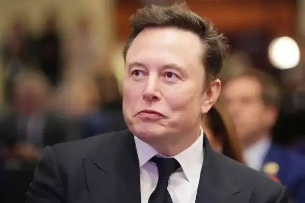 Where Did Elon Musk Get His Hair? 4 Where Did Elon Musk Get His Hair?